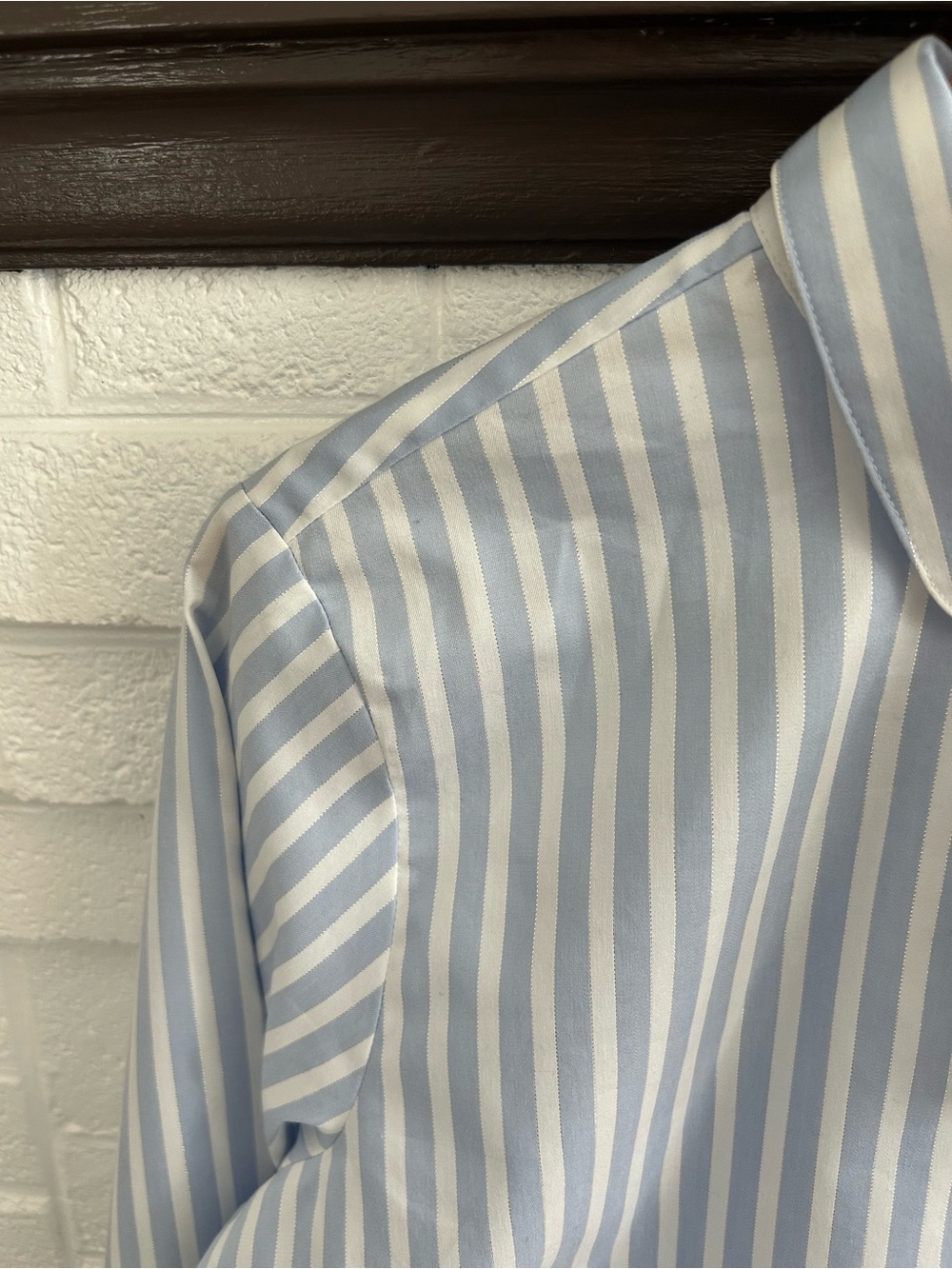 Banana Republic Riley Light Blue and White Stripe Button-Down Shirt Size 12 NEW - Picture 4 of 8